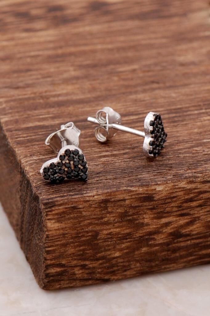 Safir Taşlı Kalpli Tasarım Gümüş Küpe 4009