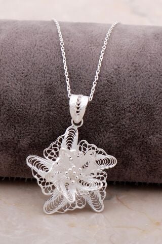 Telkari İşlemeli Gümüş Çiçekli Kolye 6872