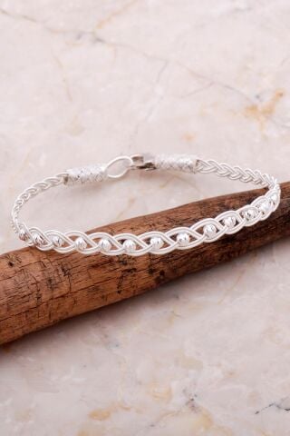 Kazaziye İşlemeli Elişi Dorissa Gümüş Bileklik 4281