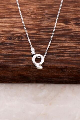 Q Harfli Tasarım Gümüş Kolye 3855