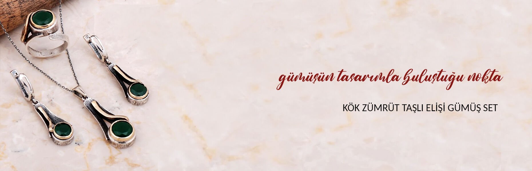 Kök Zümrüt Taşlı Tasarım Elişi Gümüş Set