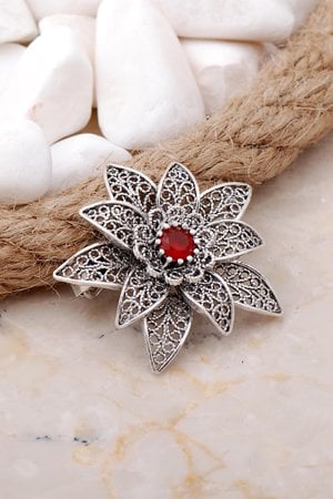 Kök Yakut Taşlı Telkari İşlemeli Elişi Gümüş Broş