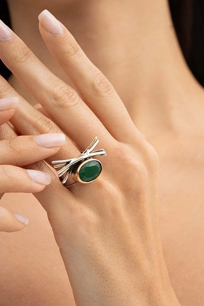 Kök Zümrüt Taşlı El işi Gümüş Yüzük