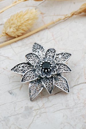 Oniks Taşlı Gümüş Broş