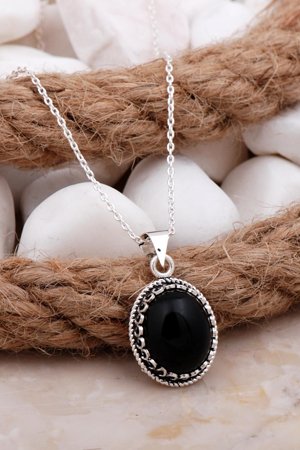 Oniks Taşlı Gümüş Kolye