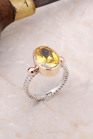Topaz Taşlı Gümüş Yüzük