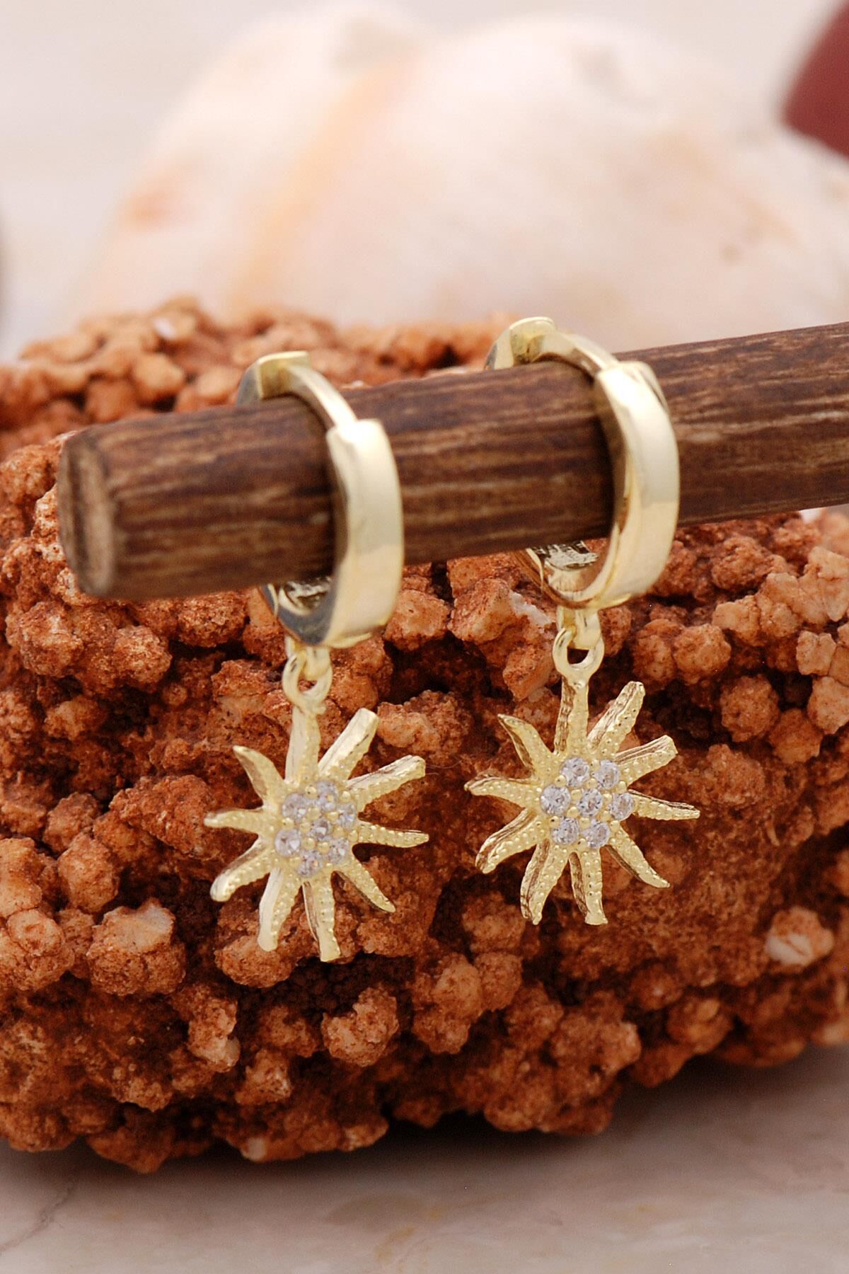 Güneş Altın Yaldızlı Tasarım Gümüş Küpe 5441