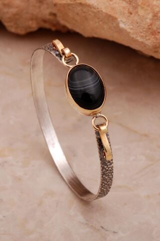 Oniks Taşlı Dövme Elişi Tasarım Gümüş Bilezik 4390