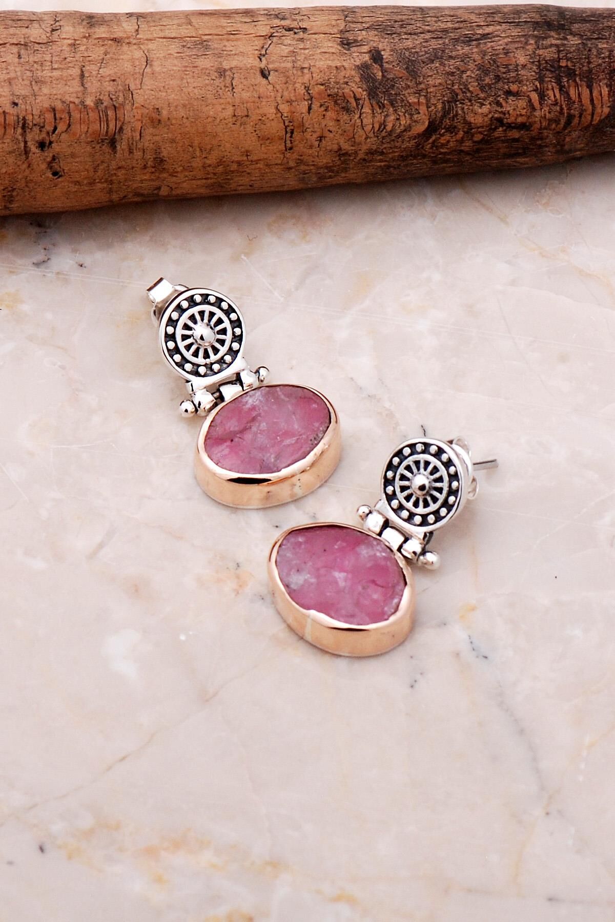 Pembe Kuvars Antik Tasarım Elişi Gümüş Küpe 5139