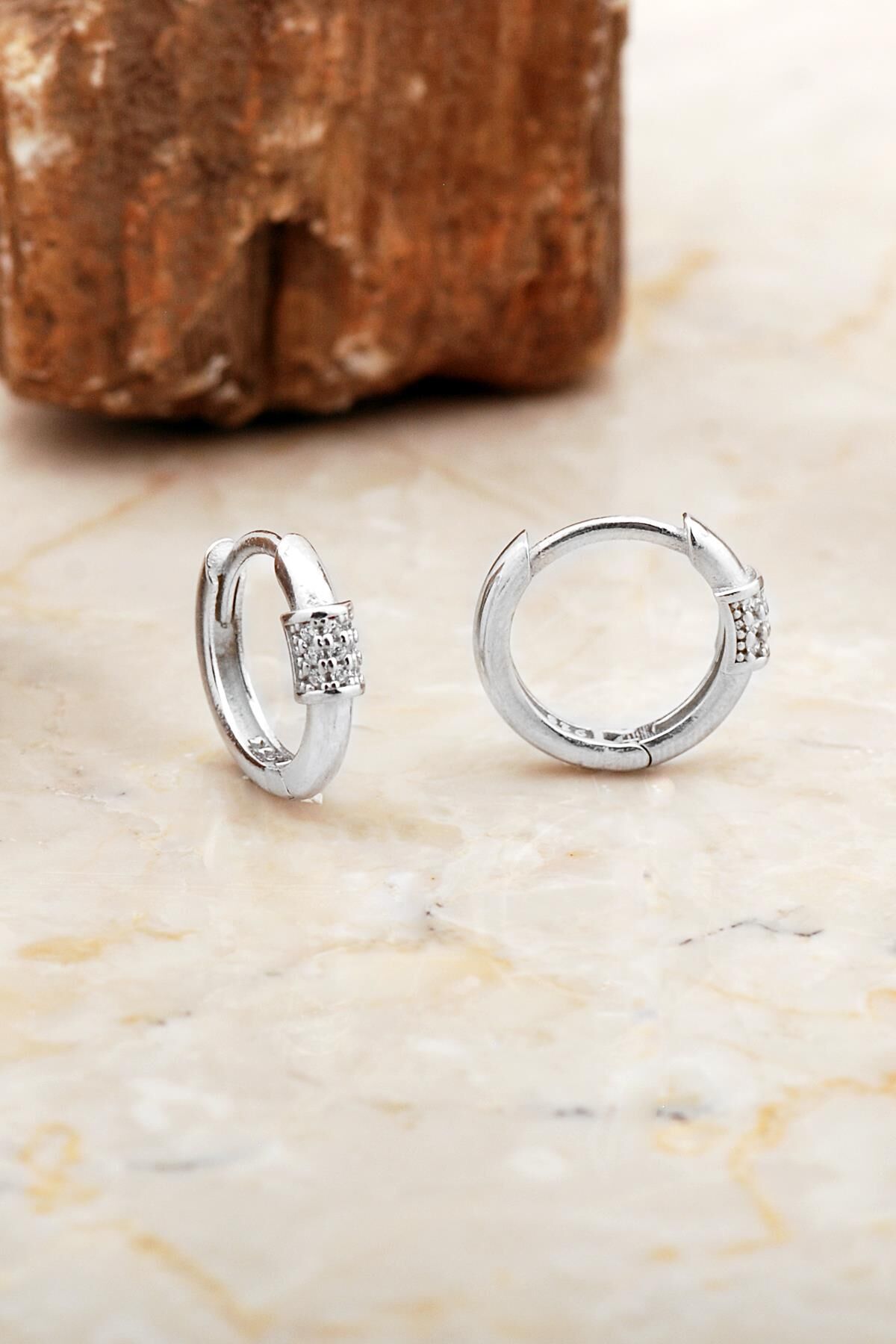 16 Mm Tasarım Rodyumlu Gümüş Halka Küpe 7041