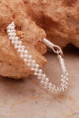 Kazaziye İşlemeli Elişi Dorissa Gümüş Bileklik 4399