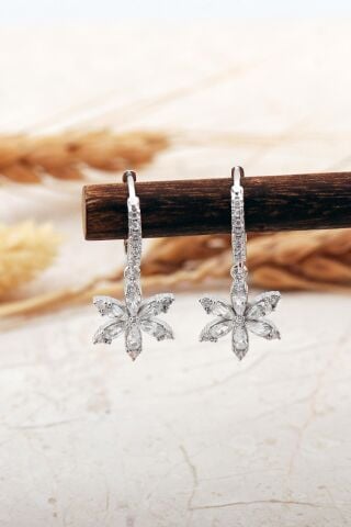 Taşlı Lotus Çiçeği Rodyumlu Gümüş Halka Küpe 7395