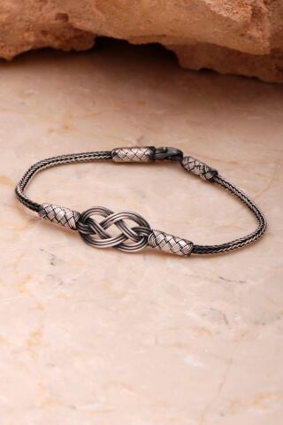 Kazaziye İşlemeli Sonsuzluk Elişi Oksitli Gümüş Bileklik 4405