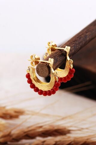 Mercan Taşlı Altın Kaplama Gümüş Yarım Halka Küpe 7397