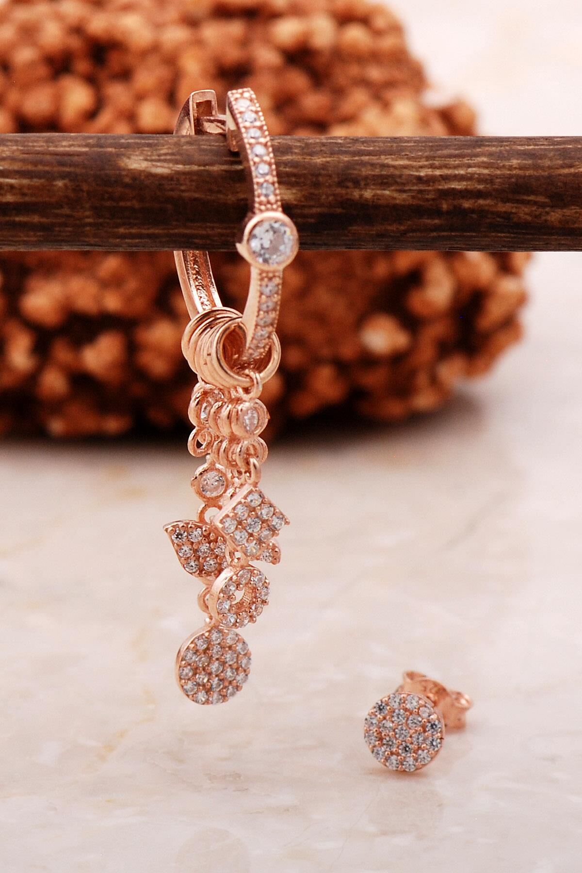 Taşlı Rose Gümüş Kombin Şans Küpe 5460