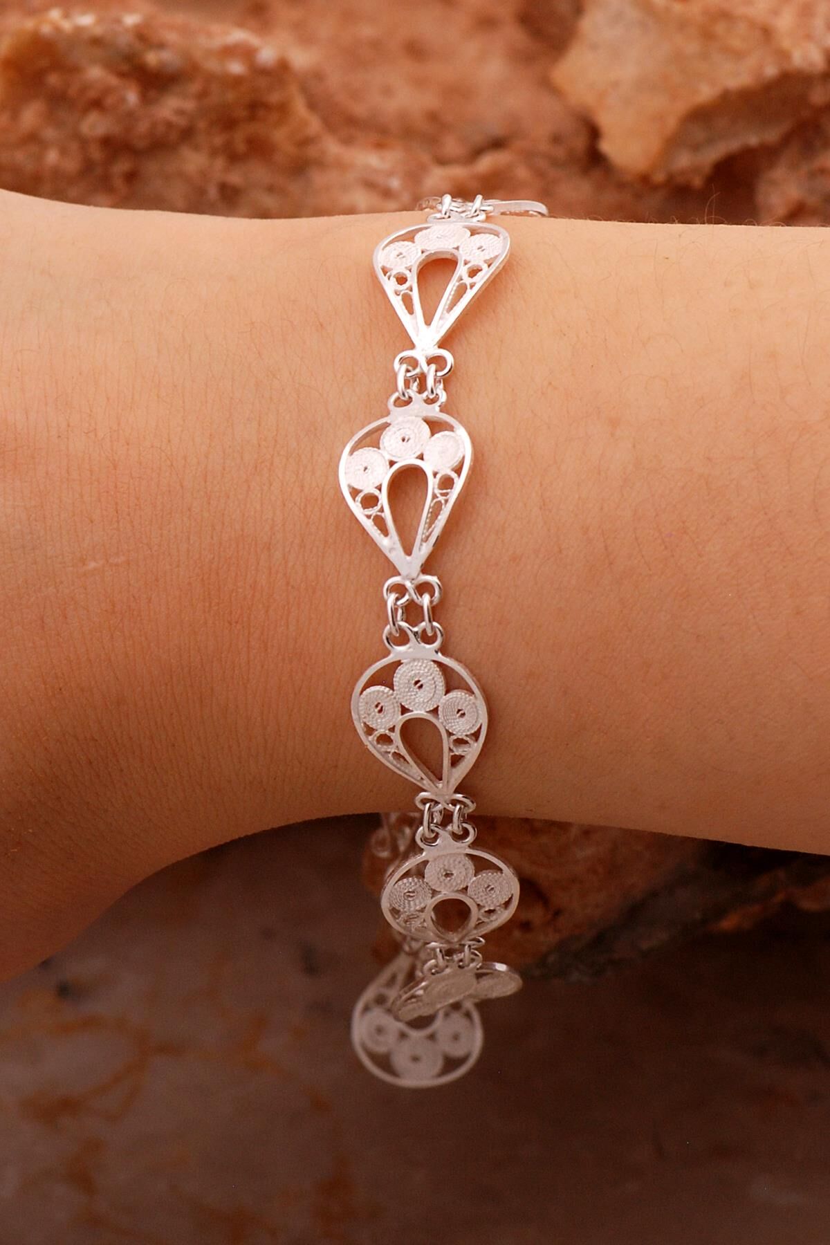 Telkari İşlemeli Damla Gümüş Bileklik 4409