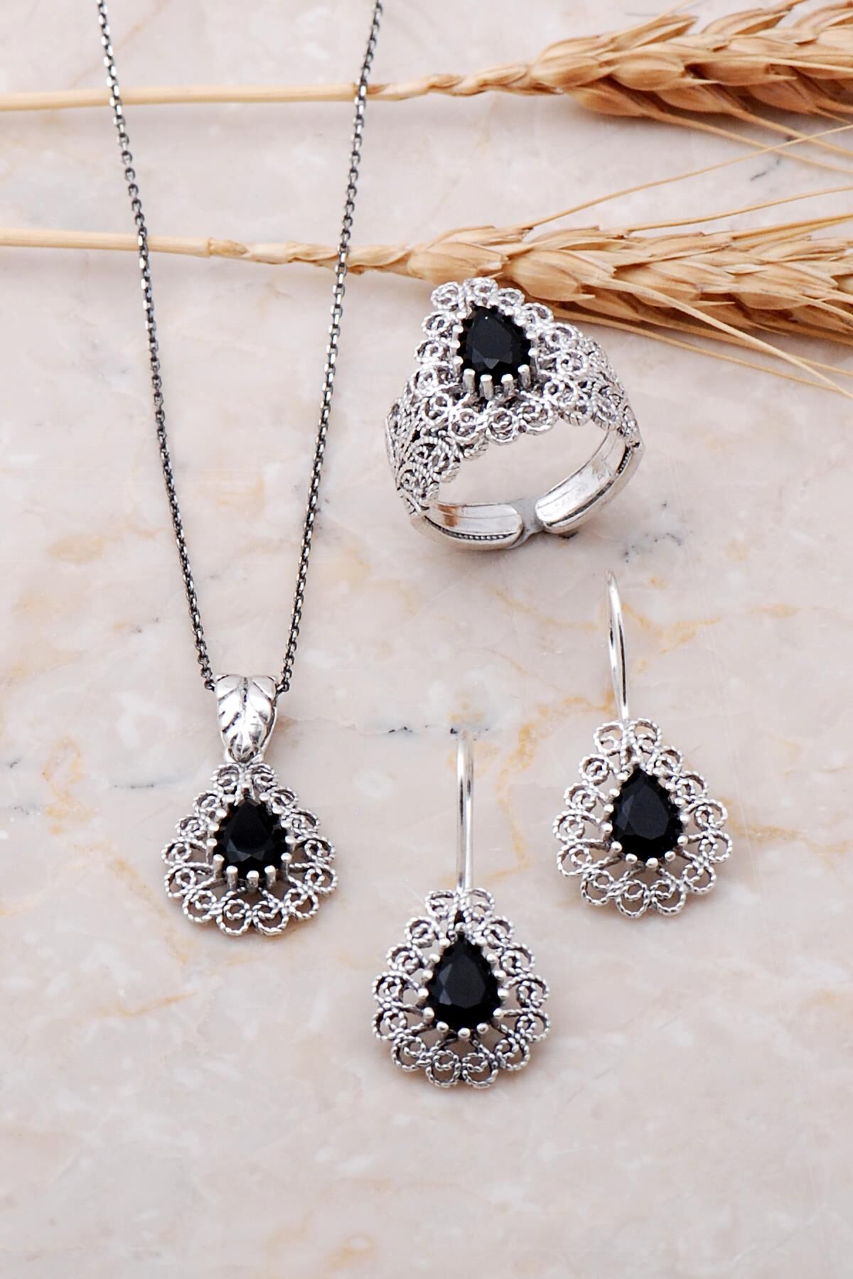 ONİKS TAŞLI TELKARİ EL YAPIMI GÜMÜŞ SET 1496