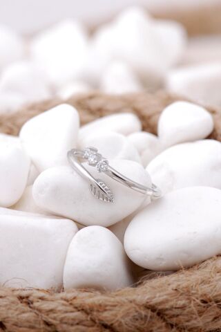 Yaprak Tasarım Rodyumlu İnce Gümüş Yüzük 3305