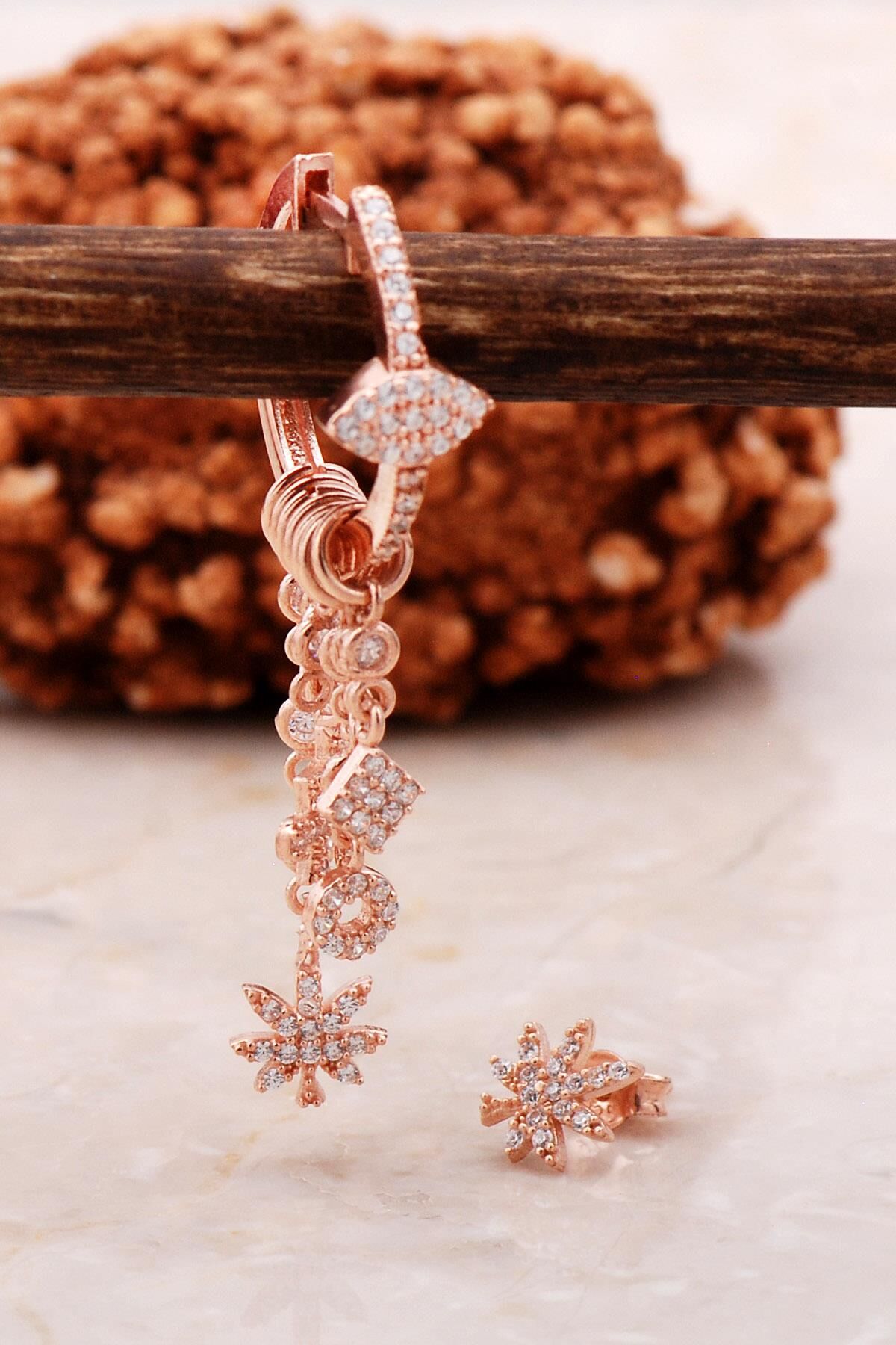 Yaprak Rose Gümüş Kombin Şans Küpe 5474