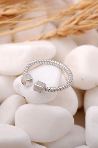 Küp Burgulu Rodyumlu İnce Gümüş Yüzük 3306