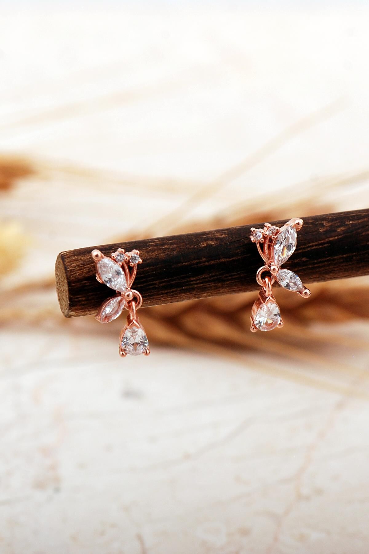 Taşlı Kelebek Rose Mini Gümüş Küpe 7403