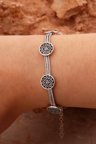 Anadolu Motifli Hasır Elişi Oksitli Gümüş Bileklik 4429
