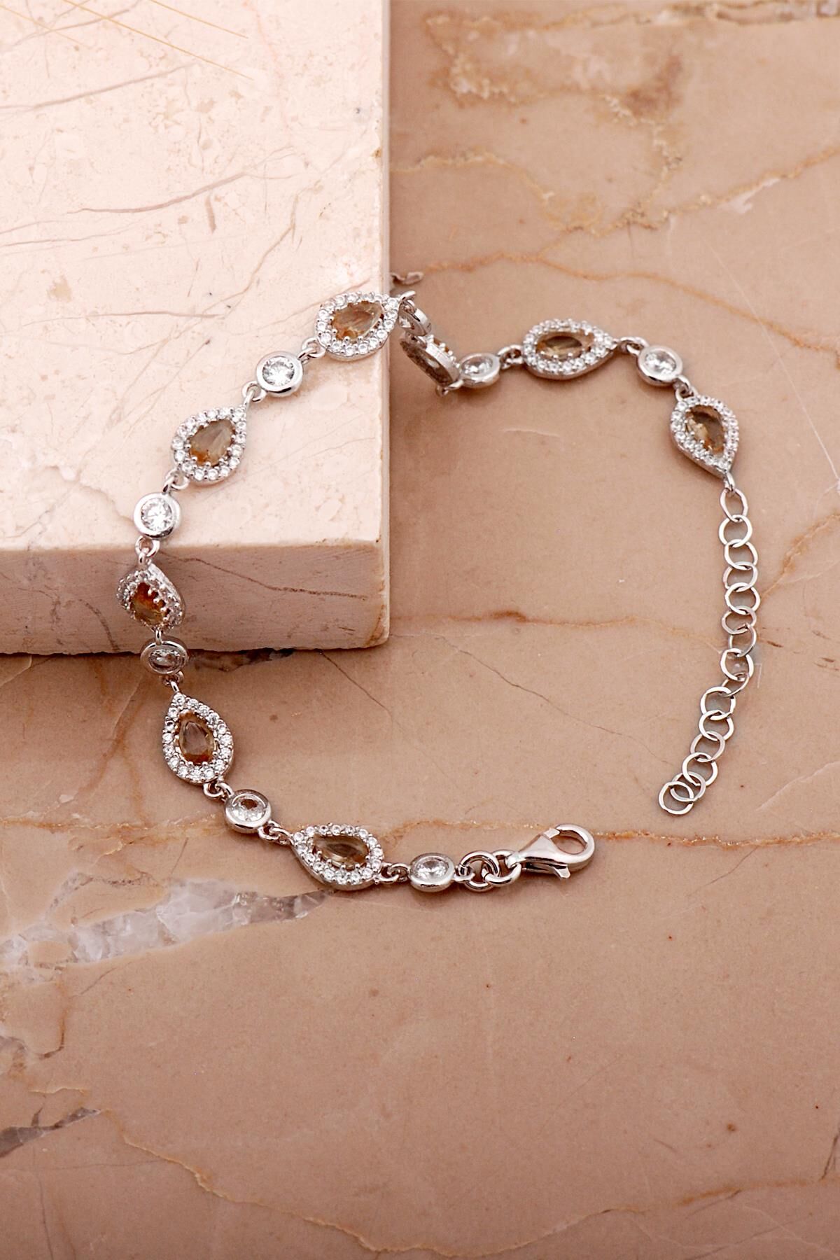 Damla Renk Değiştiren Sultan Taşlı Rodyumlu Gümüş Bileklik 4821