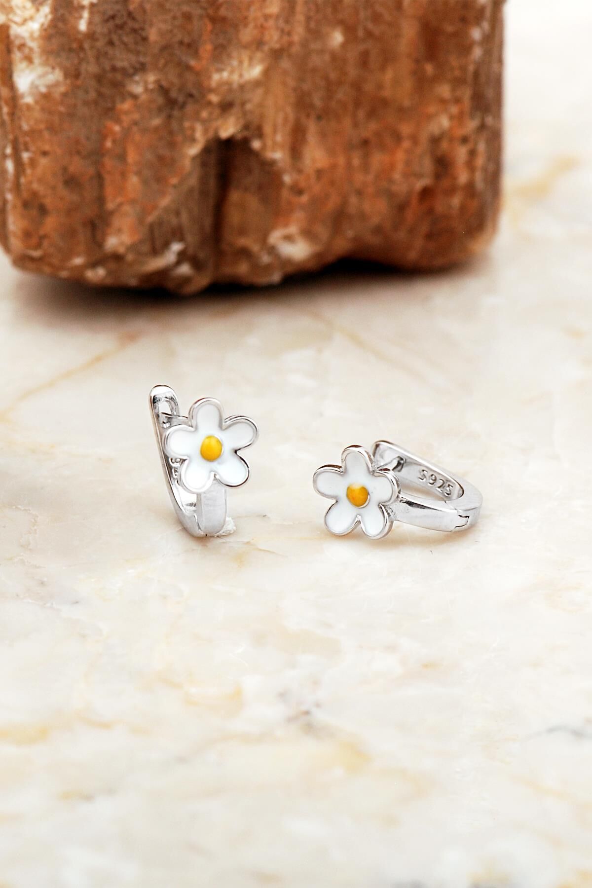 Mineli Çiçek Gümüş Çocuk Küpesi 7090