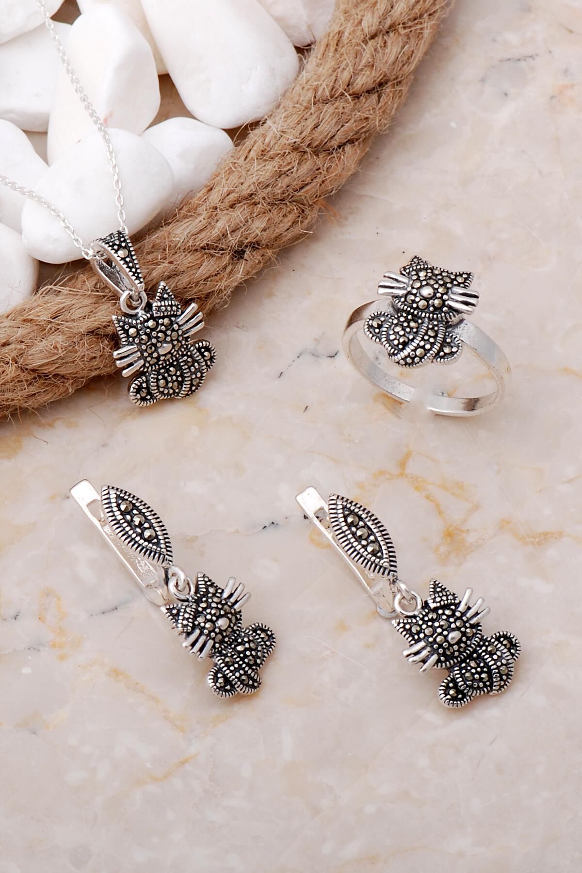 Markazit Taşlı Kedi Tasarımlı Gümüş Set 2130