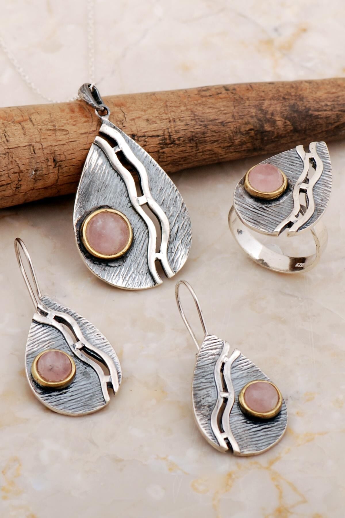 Pembe Kuvars Taşlı Çekiç Dövme Elişi Damla Gümüş Set 2809