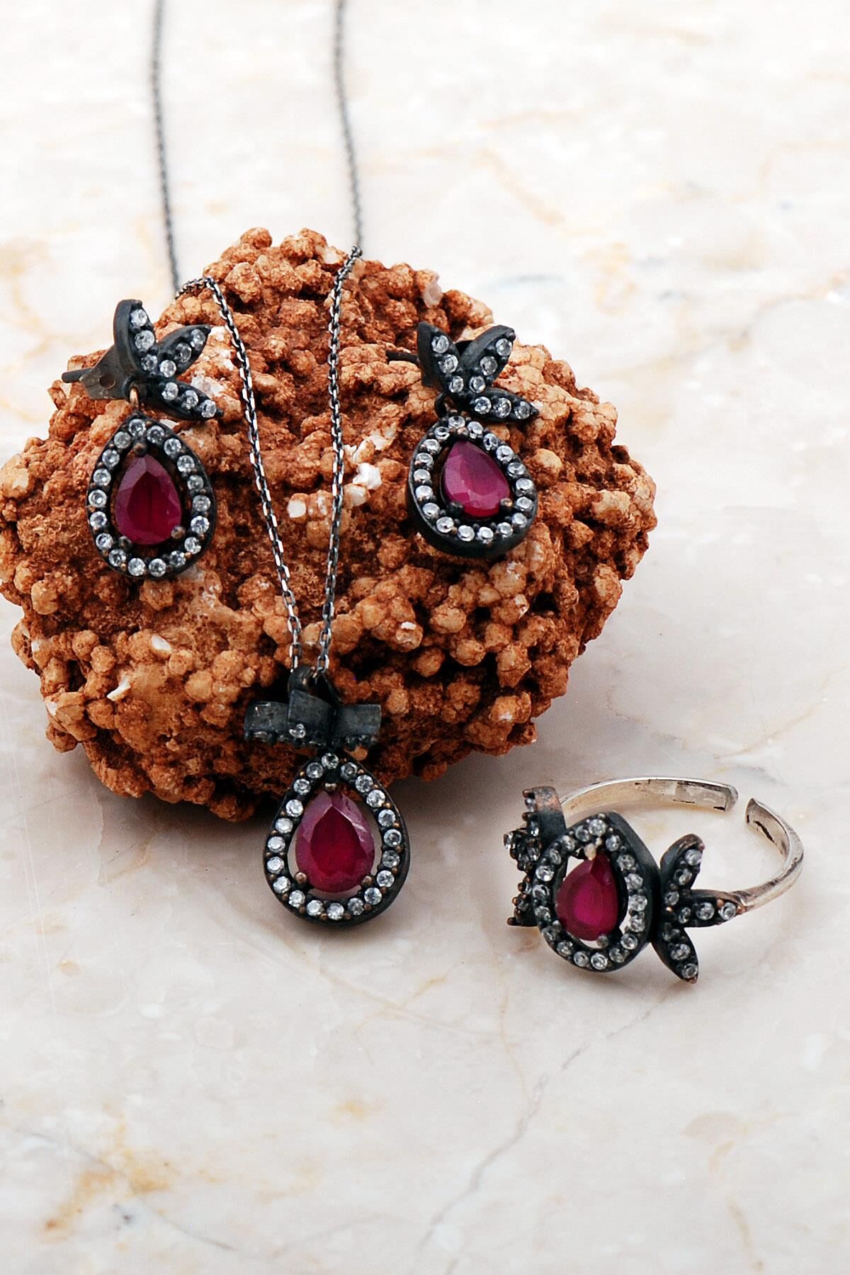 Damla Yakut Taşlı Elişi Gümüş Set 2222