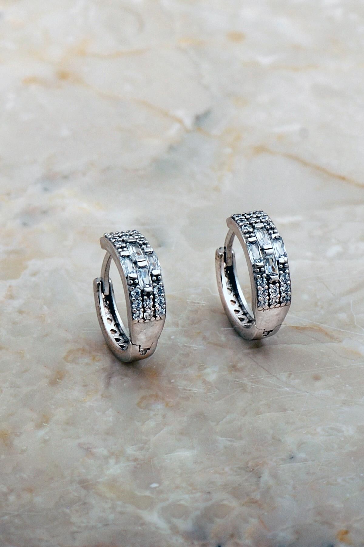 Baget Rodyumlu Gümüş Halka Küpe 6190