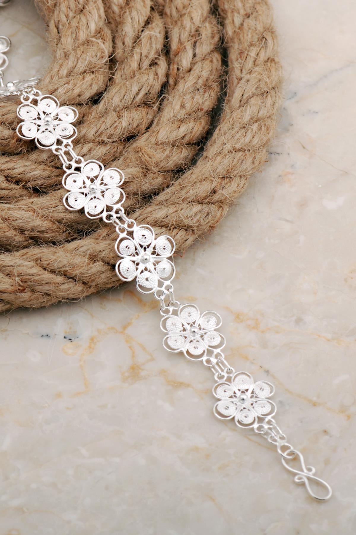 Midyat Telkari Sanatı İşlemeli Elişi Çiçek Gümüş Bileklik 4667