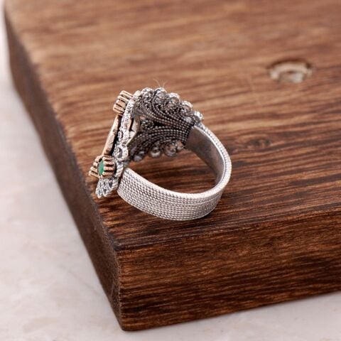 Vav Harfli Telkari İşlemeli Gümüş Yüzük 2512