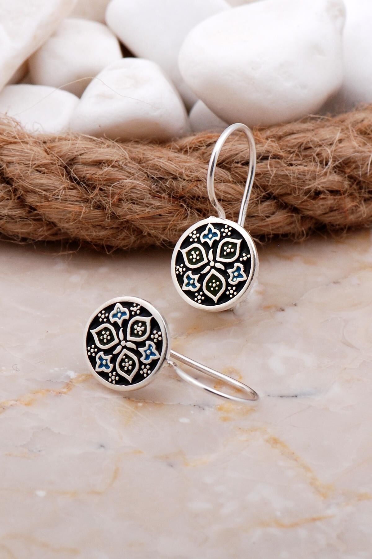 Anadolu Motifli Mineli Elişi Gümüş Küpe 5921