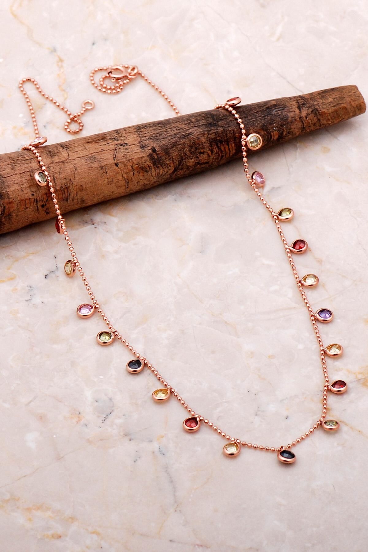 Sıra Taşlı Sallantılı Rose Gümüş Kolye 7085