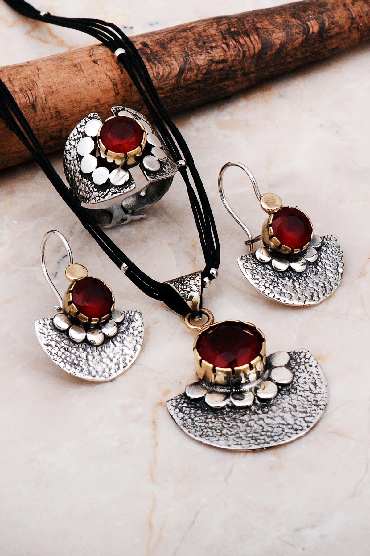 Yakut Taşlı Çekiç Dövme Tasarım Elişi Gümüş Set 2268