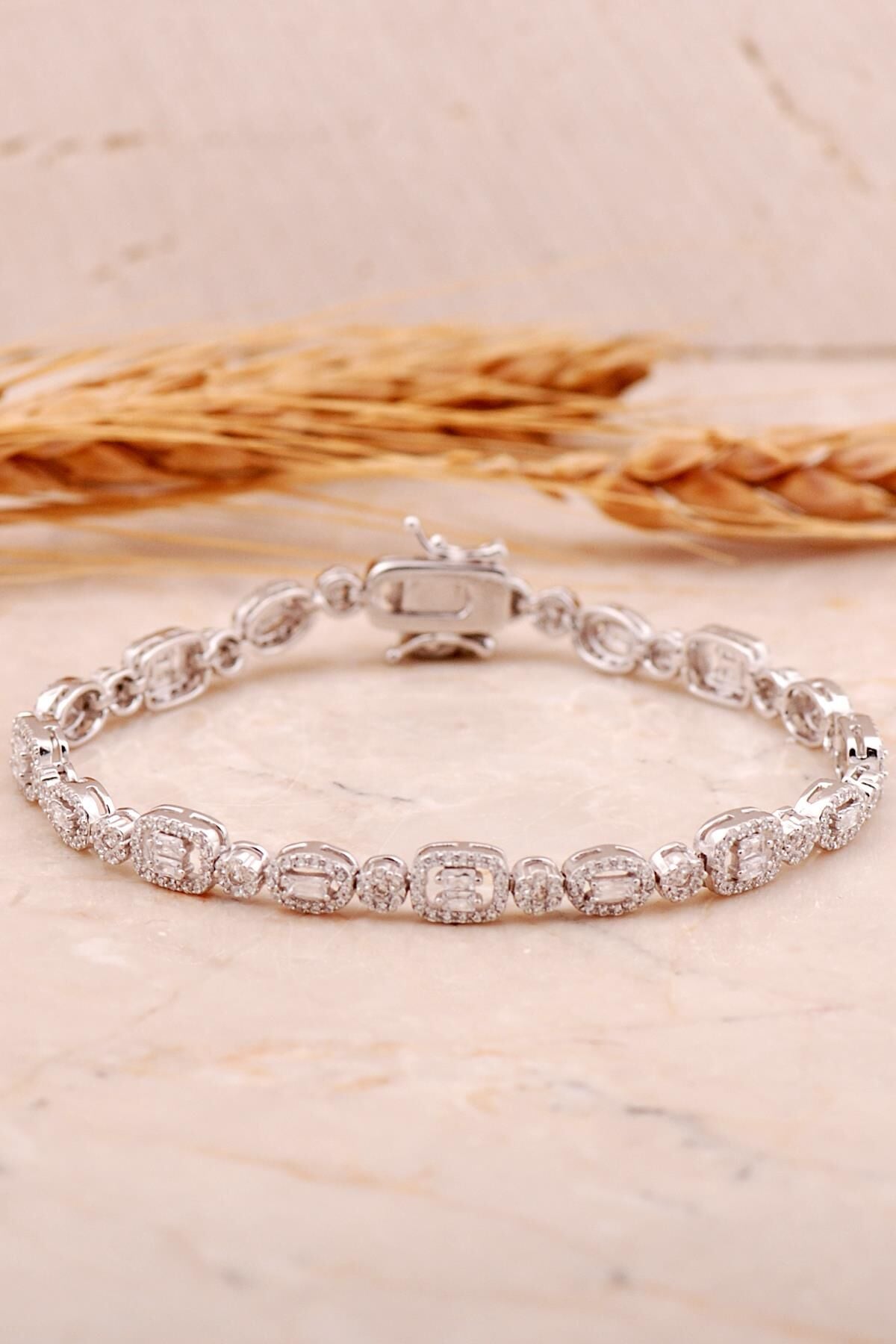 Baget Pırlanta Montürlü Rodyumlu Gümüş Bileklik 4455