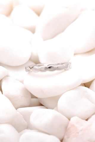 Dalgalı Rodyumlu İnce Gümüş Yüzük 3510