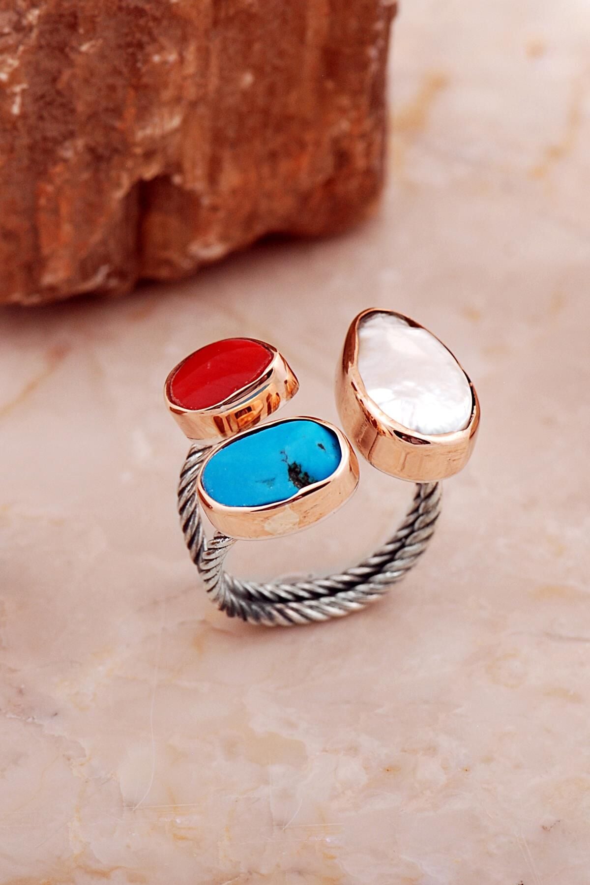 Üç Başlı İnci, Turkuaz ve Mercan Taşlı El Sarması Gümüş Yüzük 5828