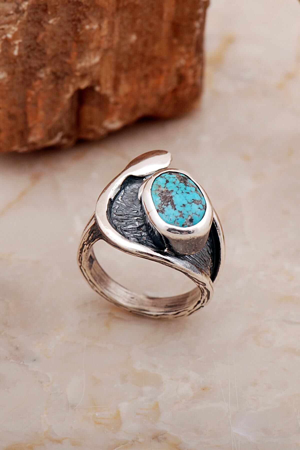 Turkuaz Taşlı Elişi Tasarım Çekiç Dövme Gümüş Yüzük 5829