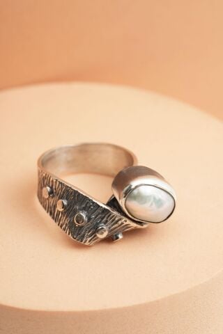 İnci Taşlı Çekiç Dövme Elişi Tasarım Gümüş Yüzük 5831