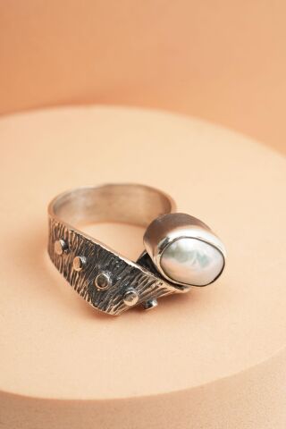 İnci Taşlı Çekiç Dövme Elişi Tasarım Gümüş Yüzük 5831