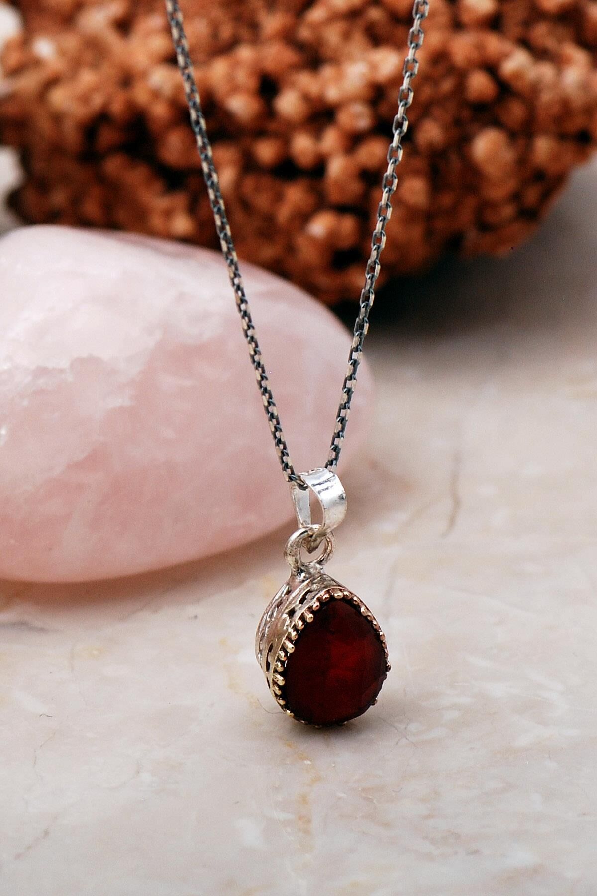 Kök Yakut Taşlı Elişi Damla Gümüş Kolye 6820