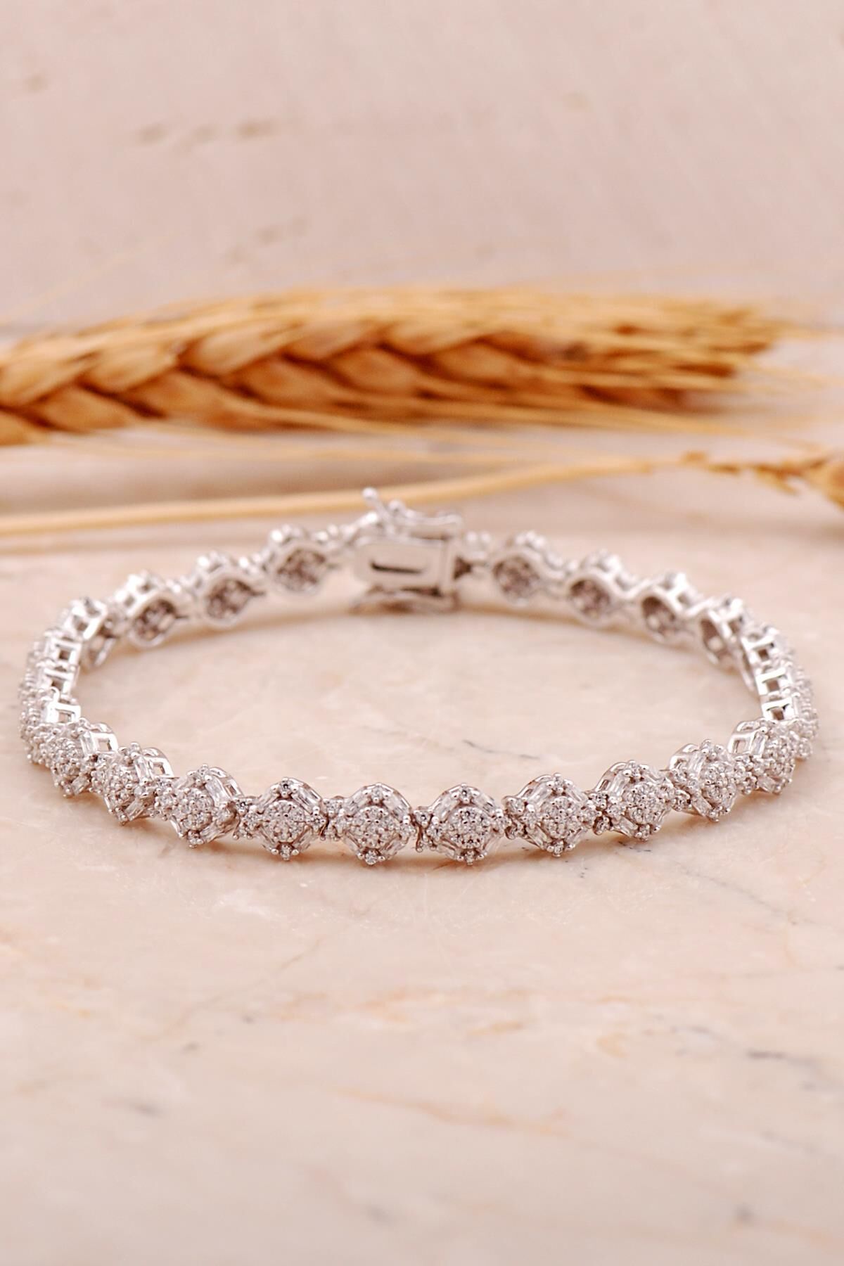 Baget Pırlanta Montürlü Rodyumlu Gümüş Bileklik 4465