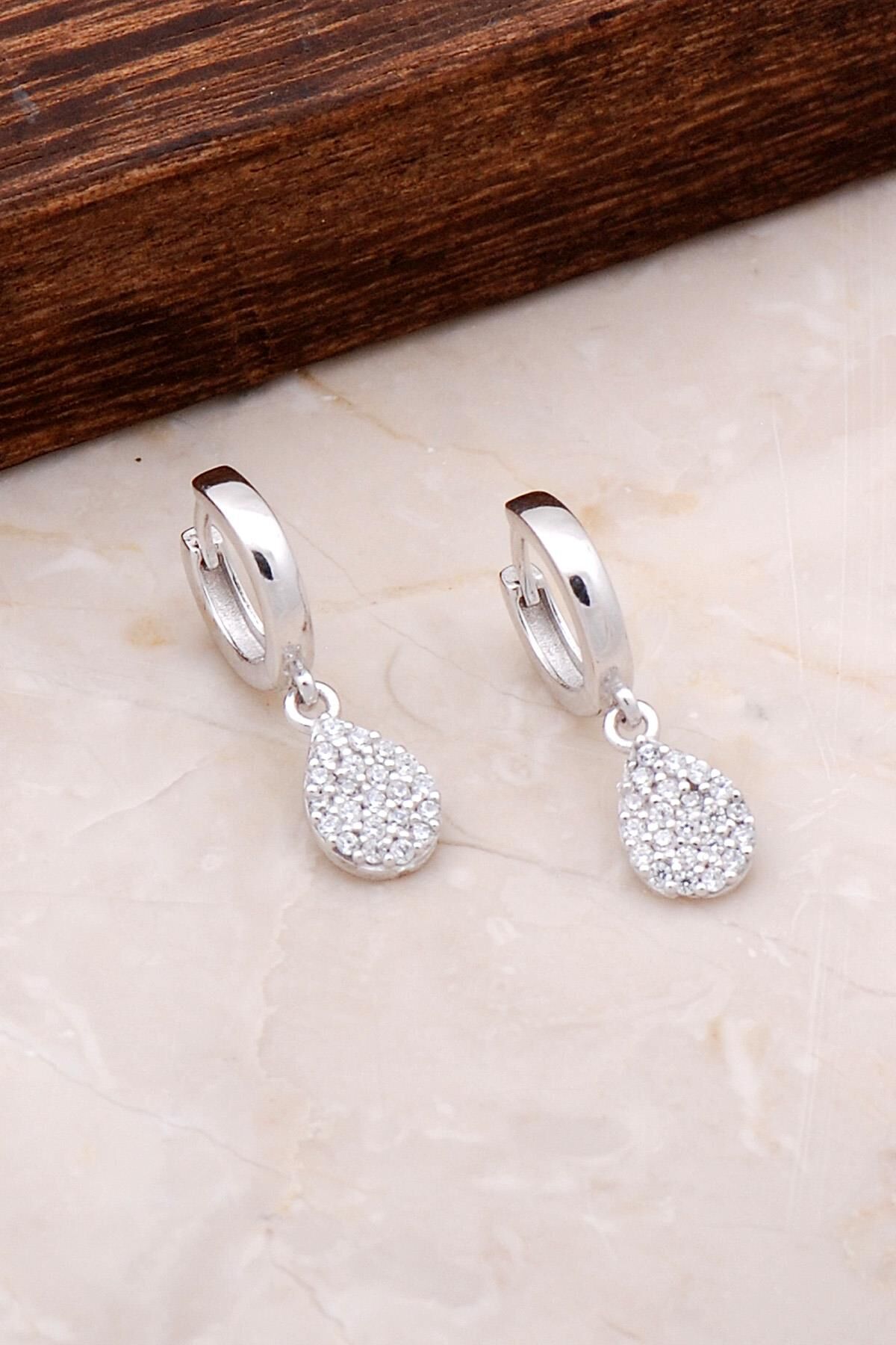 Damla Sallantılı Gümüş Halka Küpe 4922