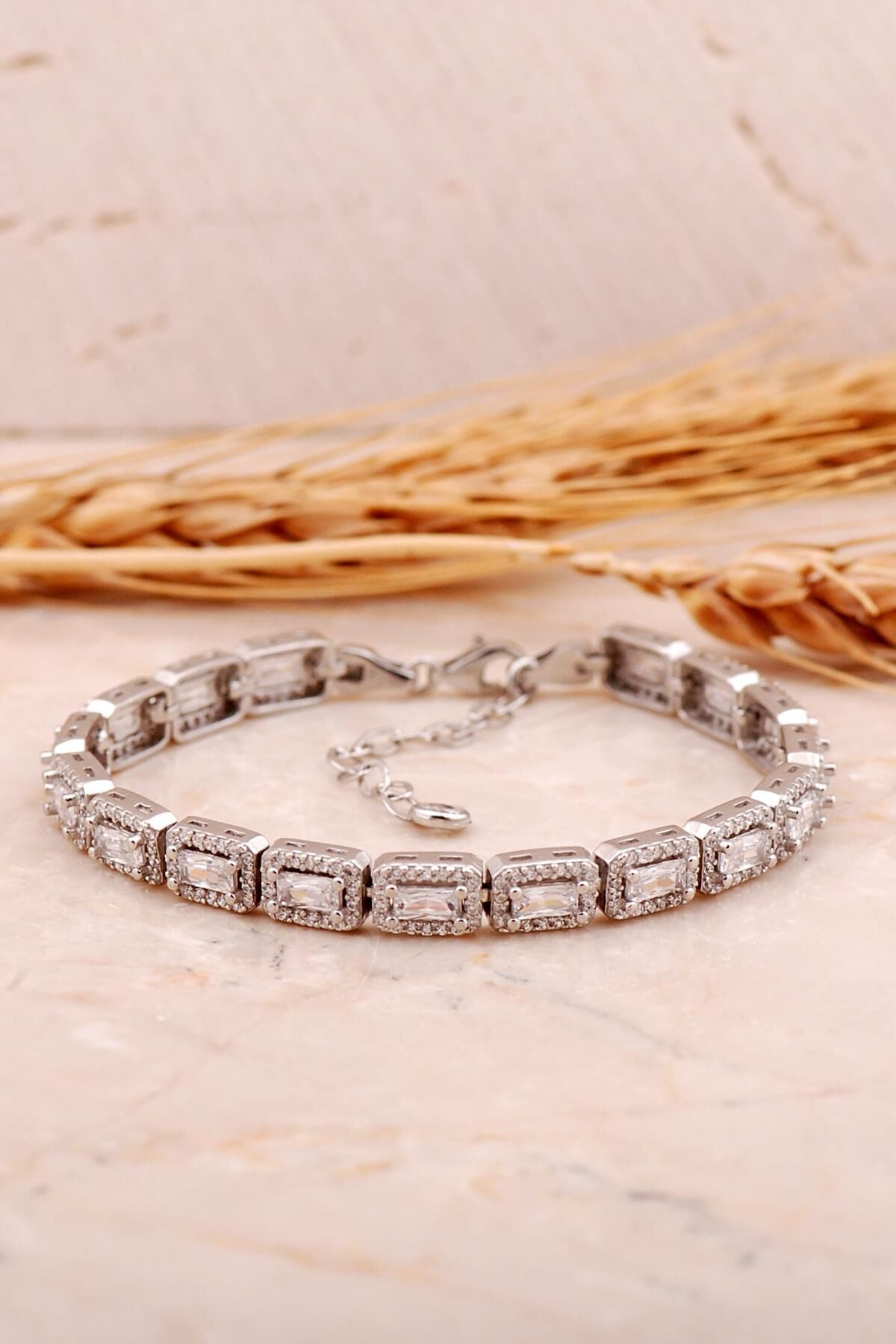 Baget Pırlanta Montürlü Rodyumlu Gümüş Bileklik 4474