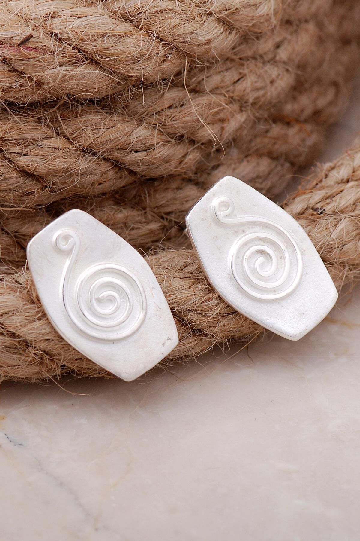 Salyangoz Tasarım Gümüş Küpe 5673