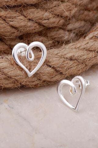 Kalp Tasarım Gümüş Küpe 5675