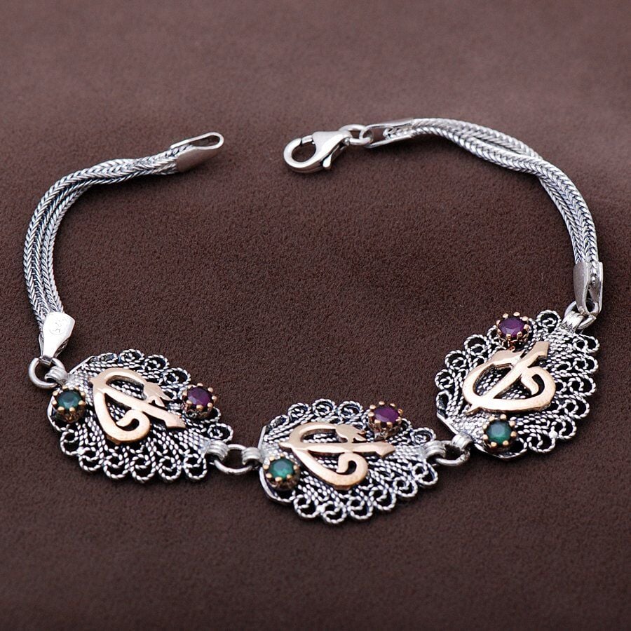 Telkari İşlemeli Kök Zümrüt Ve Yakut Taşlı Elif Vav Harfli Bileklik 1812